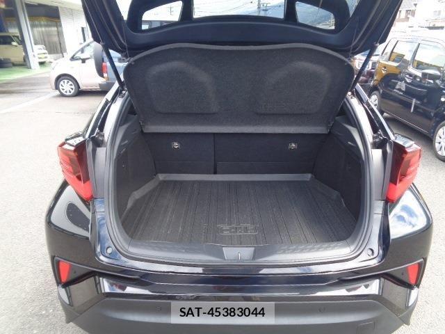 Toyota C-HR 2022-04 8870629-14