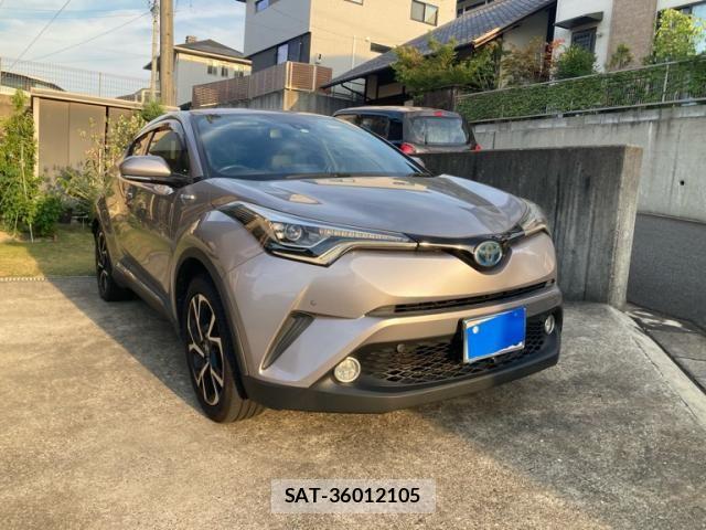 Toyota C-HR 2017-01 8879079-1