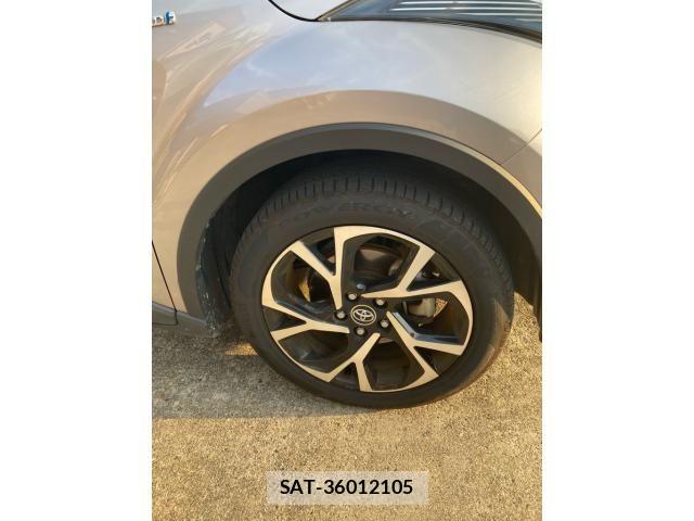 Toyota C-HR 2017-01 8879079-2