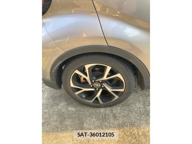 Toyota C-HR 2017-01 8879079-5