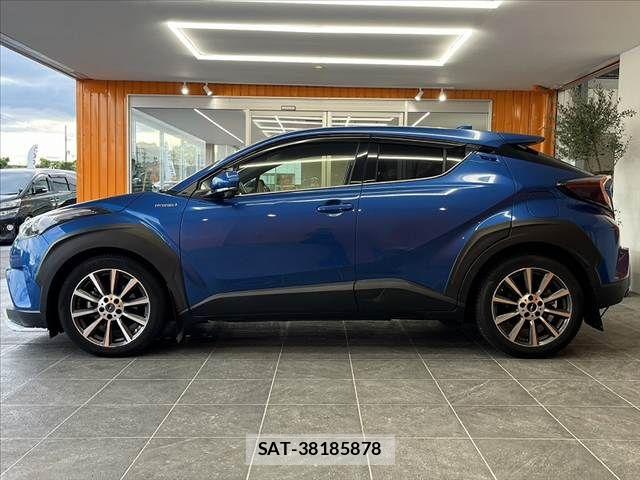 Toyota C-HR 2017-01 8879080-10