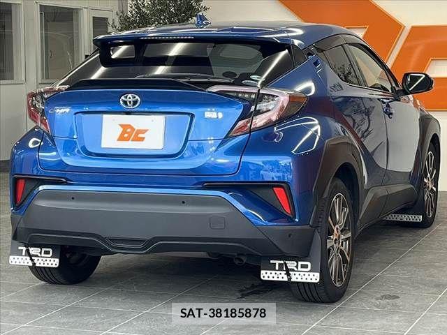 Toyota C-HR 2017-01 8879080-14