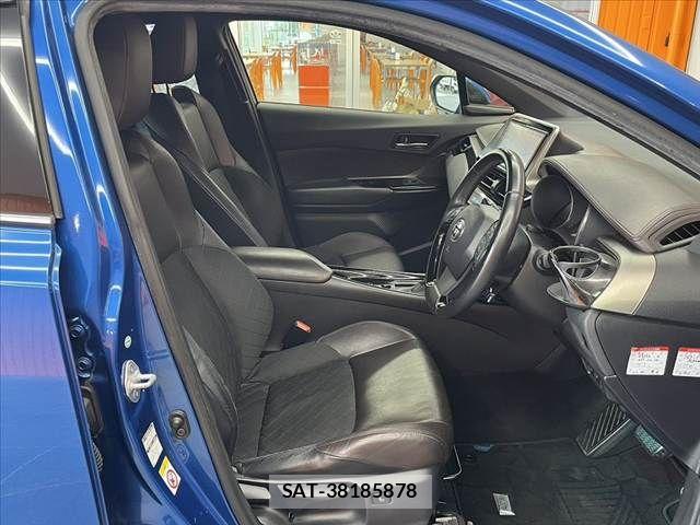 Toyota C-HR 2017-01 8879080-15
