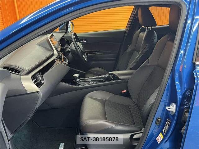 Toyota C-HR 2017-01 8879080-16