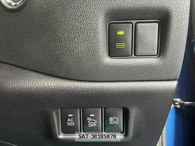 Toyota C-HR 2017-01 8879080-24