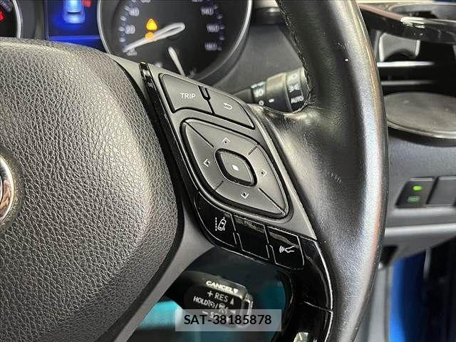 Toyota C-HR 2017-01 8879080-28