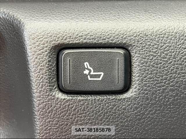 Toyota C-HR 2017-01 8879080-29