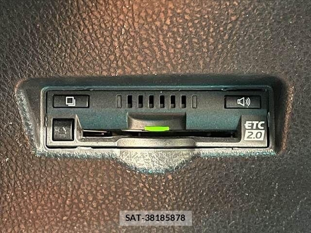 Toyota C-HR 2017-01 8879080-4