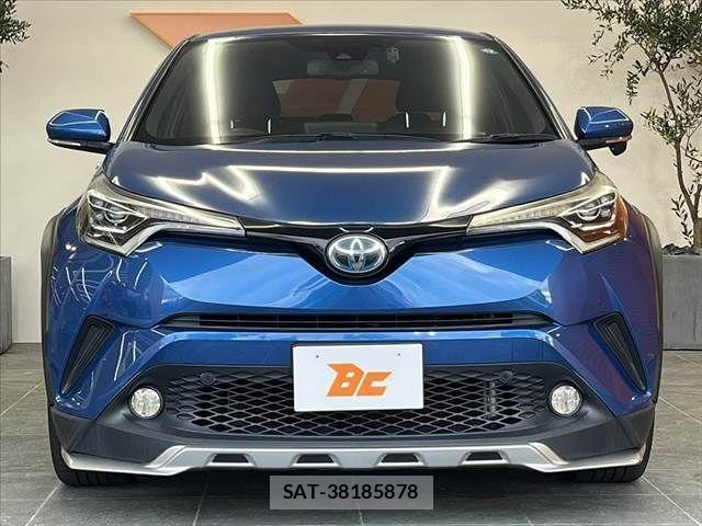 Toyota C-HR 2017-01 8879080-8