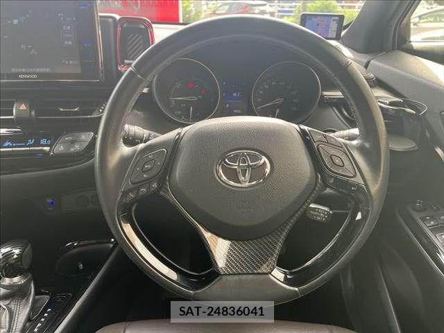 Toyota C-HR 2017-03 8879076-9