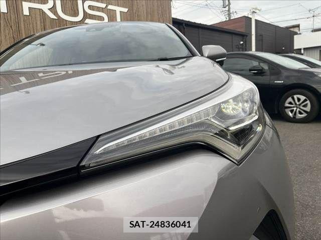 Toyota C-HR 2017-03 8879076-10