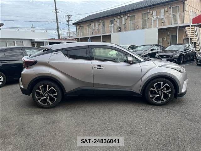 Toyota C-HR 2017-03 8879076-15