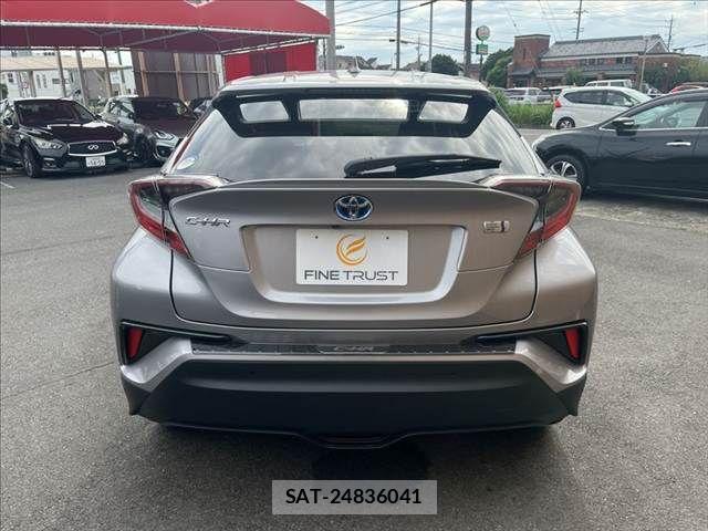 Toyota C-HR 2017-03 8879076-17