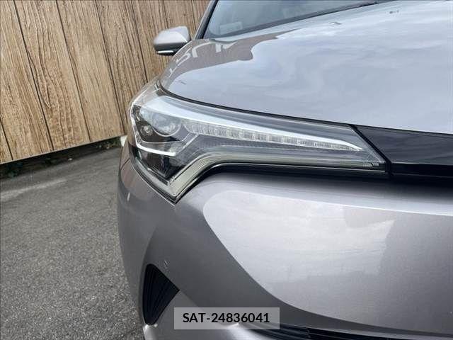 Toyota C-HR 2017-03 8879076-21