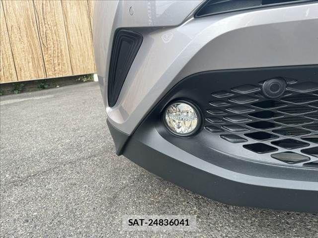 Toyota C-HR 2017-03 8879076-23