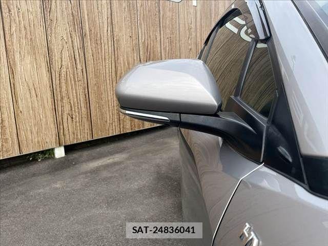 Toyota C-HR 2017-03 8879076-25