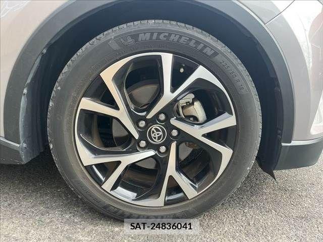 Toyota C-HR 2017-03 8879076-26