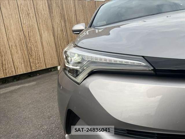 Toyota C-HR 2017-03 8879076-29