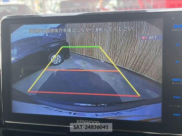 Toyota C-HR 2017-03 8879076-5