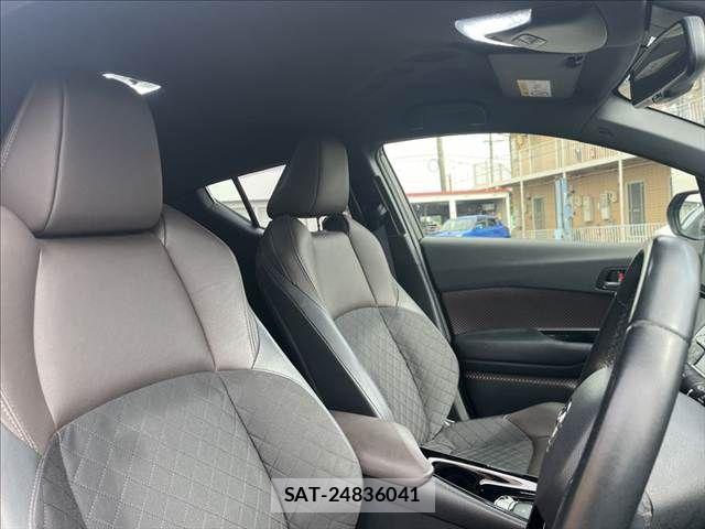 Toyota C-HR 2017-03 8879076-6