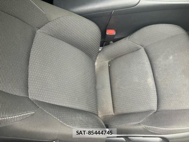 Toyota C-HR 2018-06 8879078-9