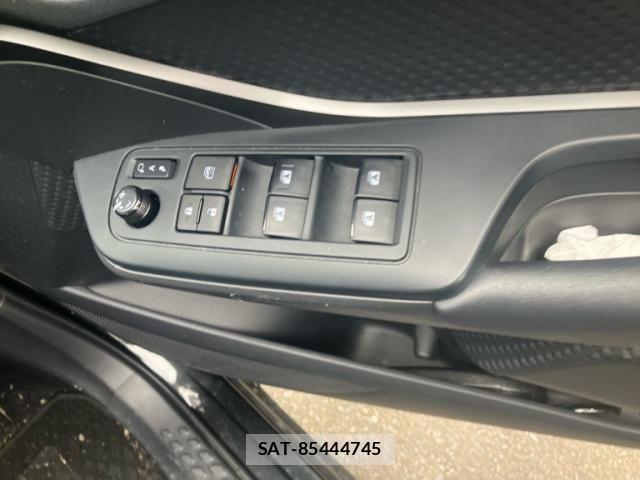 Toyota C-HR 2018-06 8879078-15