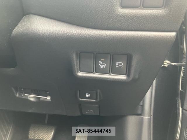 Toyota C-HR 2018-06 8879078-16