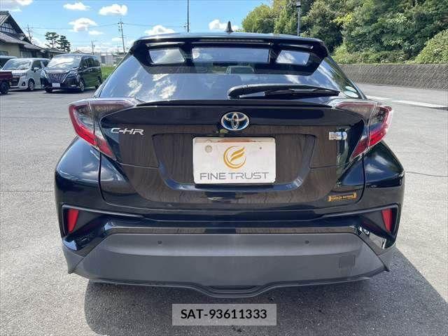 Toyota C-HR 2017-06 8879077-17