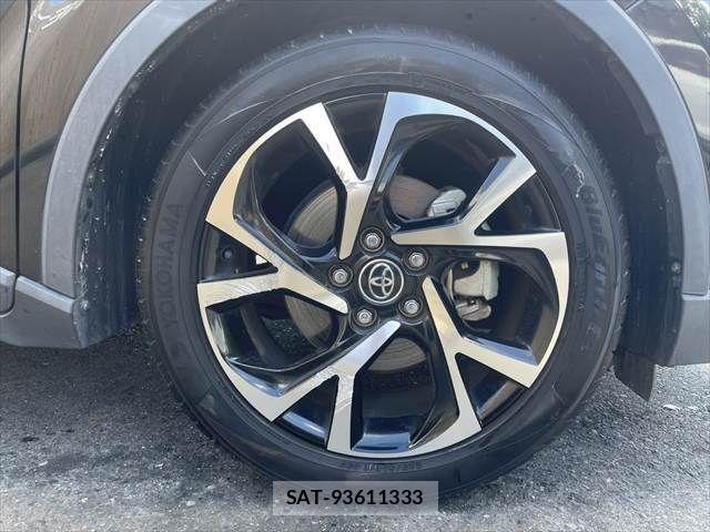 Toyota C-HR 2017-06 8879077-26