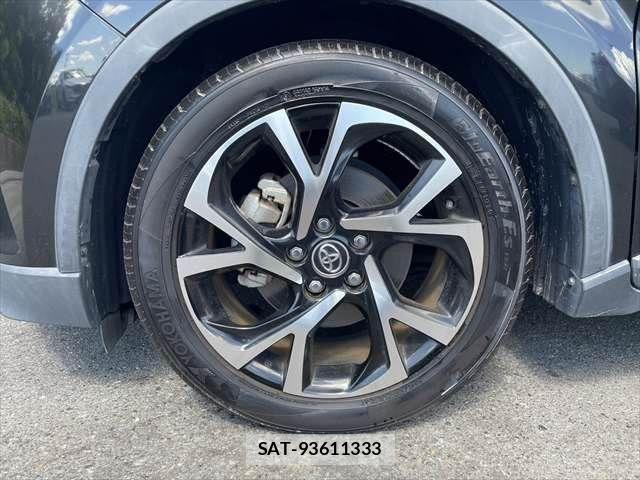 Toyota C-HR 2017-06 8879077-28