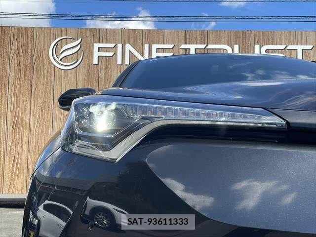 Toyota C-HR 2017-06 8879077-29