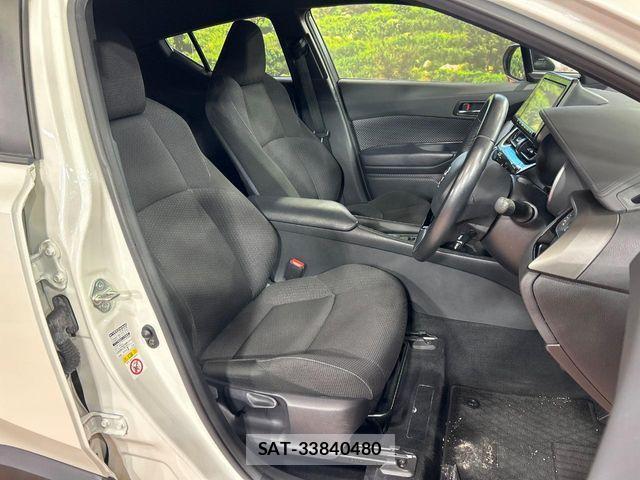 Toyota C-HR 2019-09 8879073-7