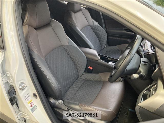 Toyota C-HR 2017-10 8879075-10