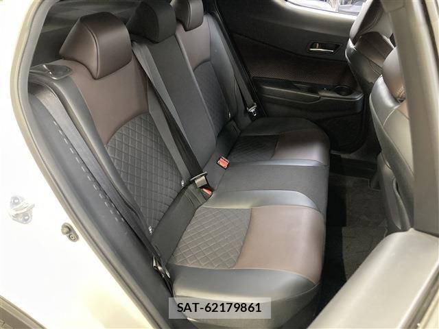Toyota C-HR 2017-10 8879075-11