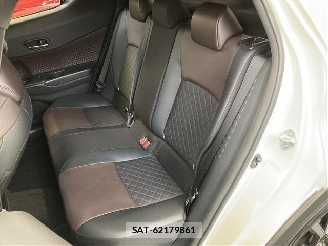 Toyota C-HR 2017-10 8879075-13