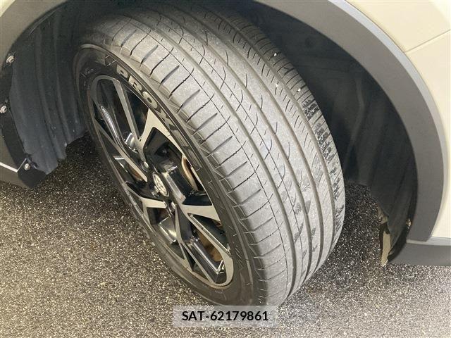 Toyota C-HR 2017-10 8879075-15