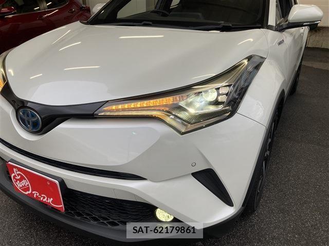 Toyota C-HR 2017-10 8879075-16