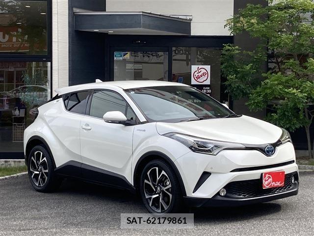 Toyota C-HR 2017-10 8879075-1