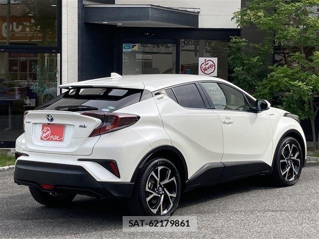 Toyota C-HR 2017-10 8879075-2