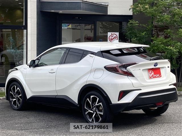 Toyota C-HR 2017-10 8879075-3