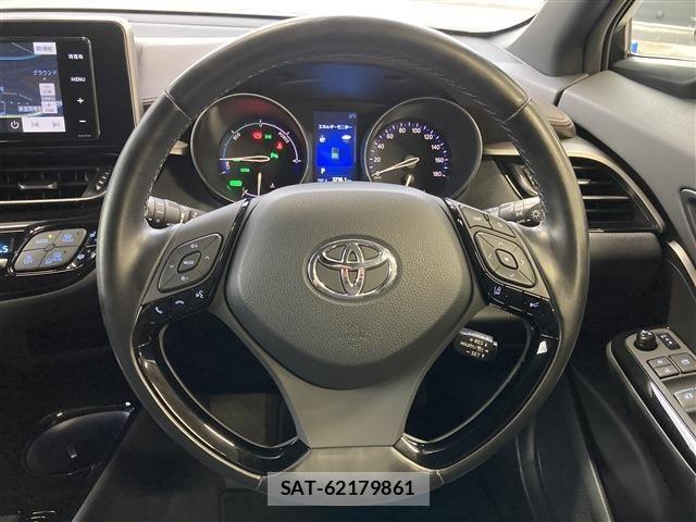 Toyota C-HR 2017-10 8879075-5