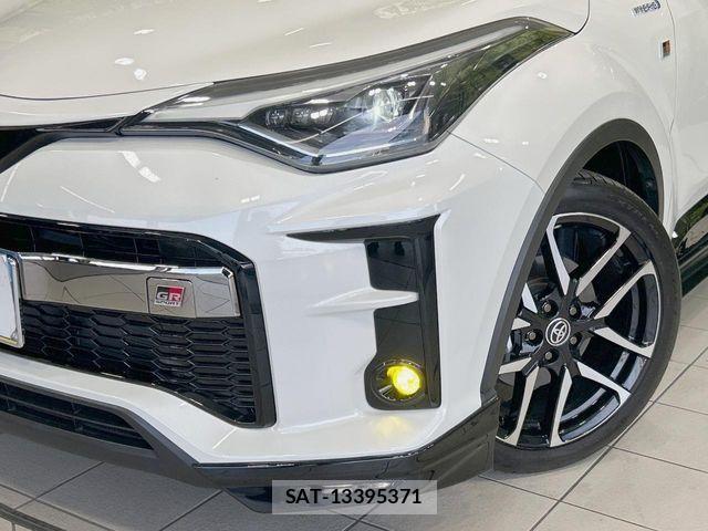 Toyota C-HR 2020-04 8879070-11