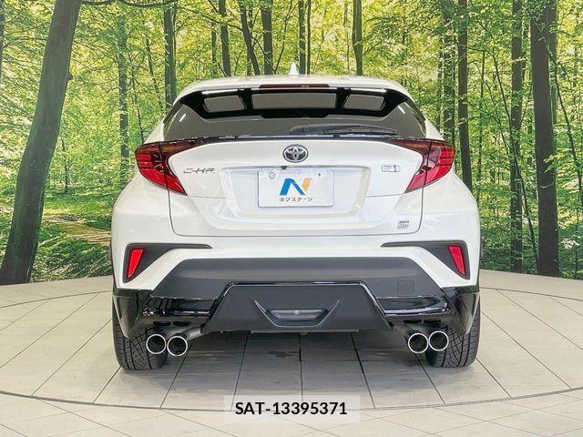 Toyota C-HR 2020-04 8879070-14
