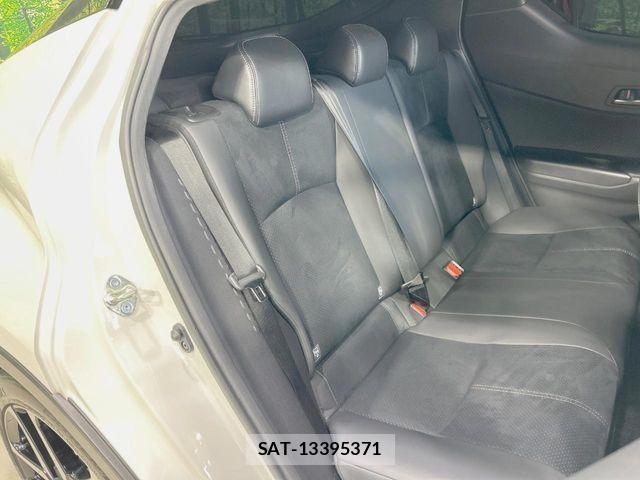 Toyota C-HR 2020-04 8879070-8