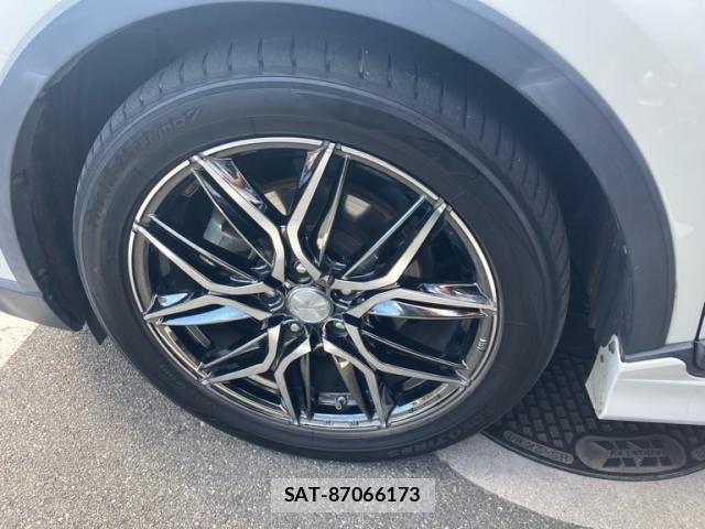Toyota C-HR 2017-12 8883409-11