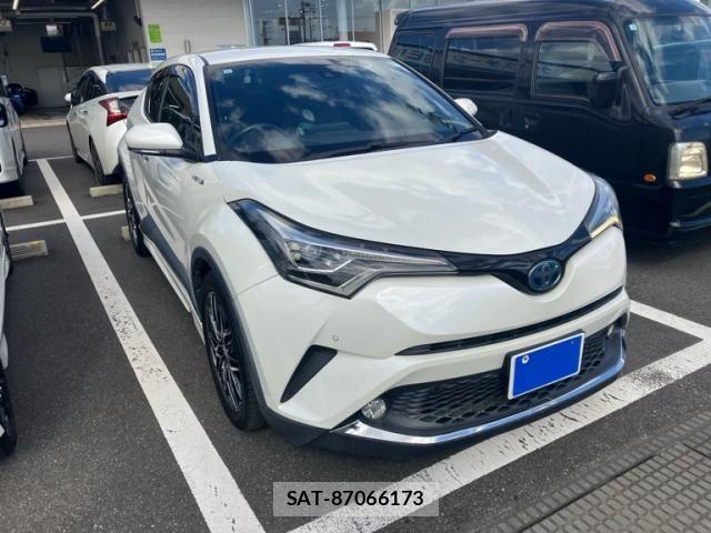 Toyota C-HR 2017-12 8883409-1