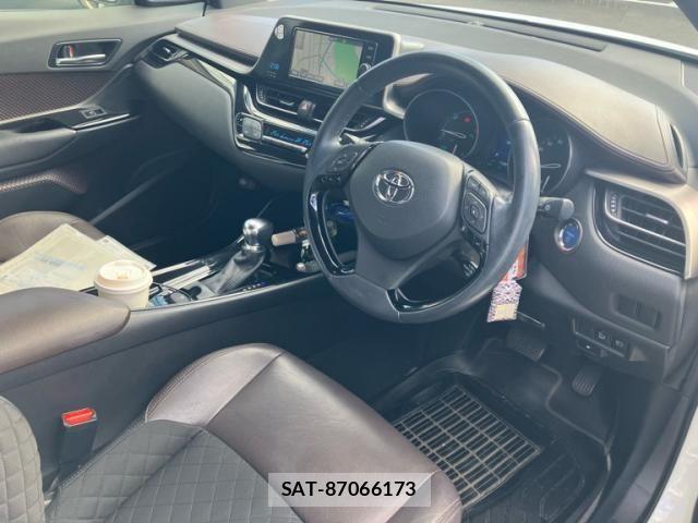 Toyota C-HR 2017-12 8883409-20