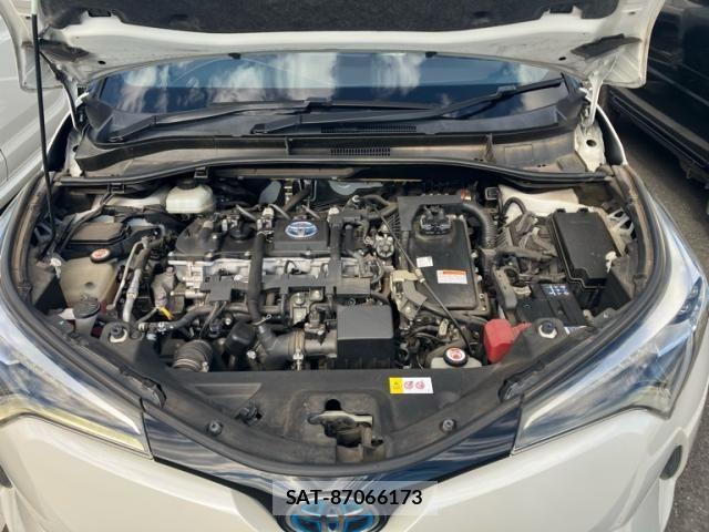 Toyota C-HR 2017-12 8883409-3