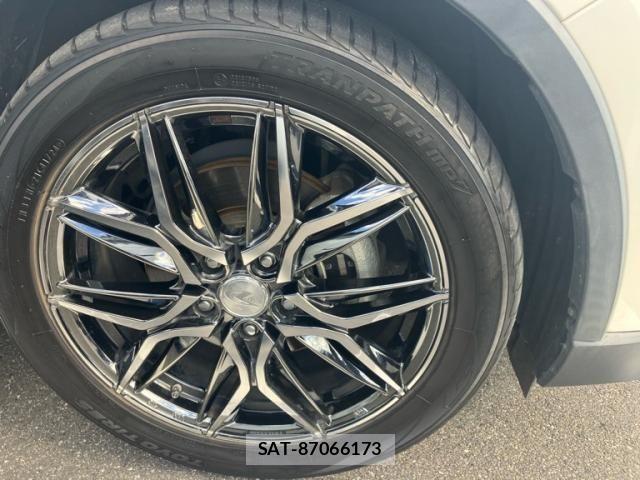 Toyota C-HR 2017-12 8883409-4