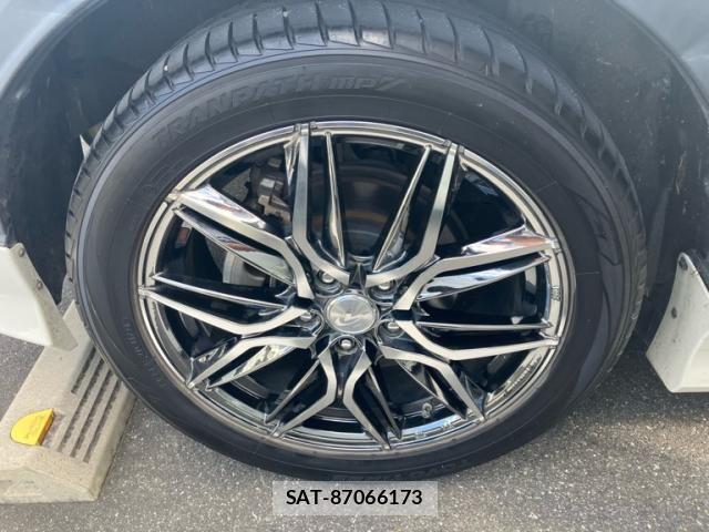 Toyota C-HR 2017-12 8883409-7